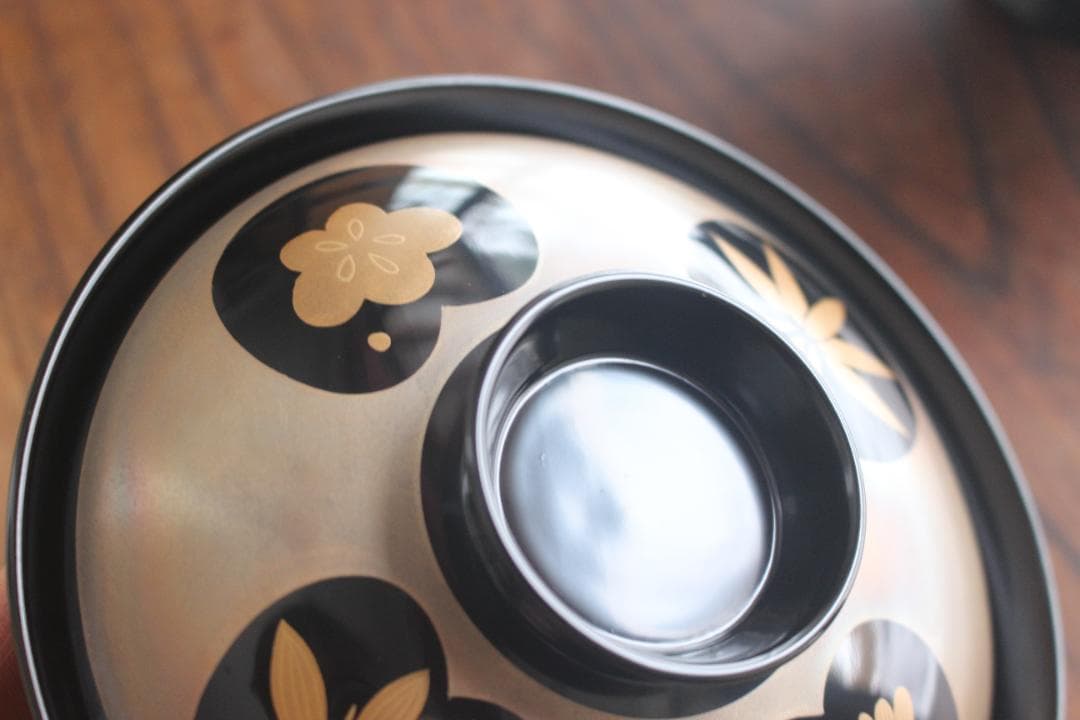 デッドストック！極上銀地に優美な四君子蒔絵の映えるお椀2点（検輪島塗蒔絵椀煮物椀