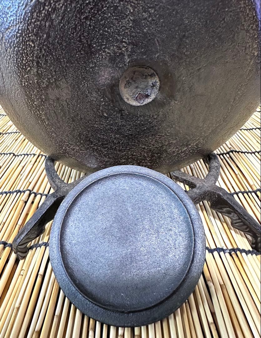 未使用品　敬典工房正寿堂山正　人間国宝髙橋敬典作　独楽型　南部鉄瓶　南部鉄器