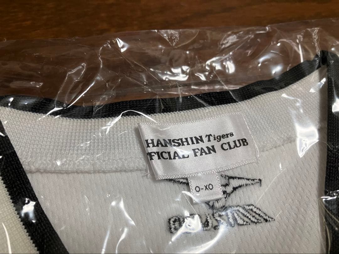 阪神タイガース　応援グッズ　ユニフォーム　キャップ　バット　タオル　パペット