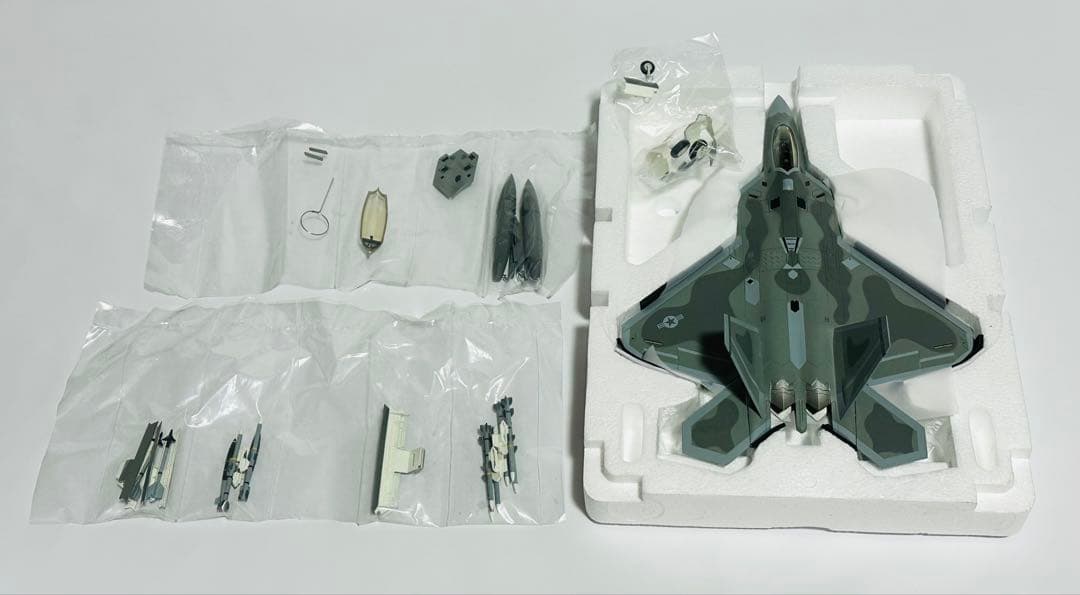 ホビーマスター 1/72 ロッキードF-22 ラプター HA2824