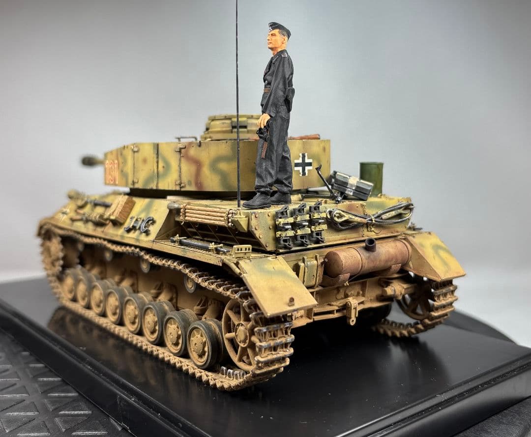 【完成品】アミュージングホビー 1/35 Ⅳ号戦車 クルップ計画型