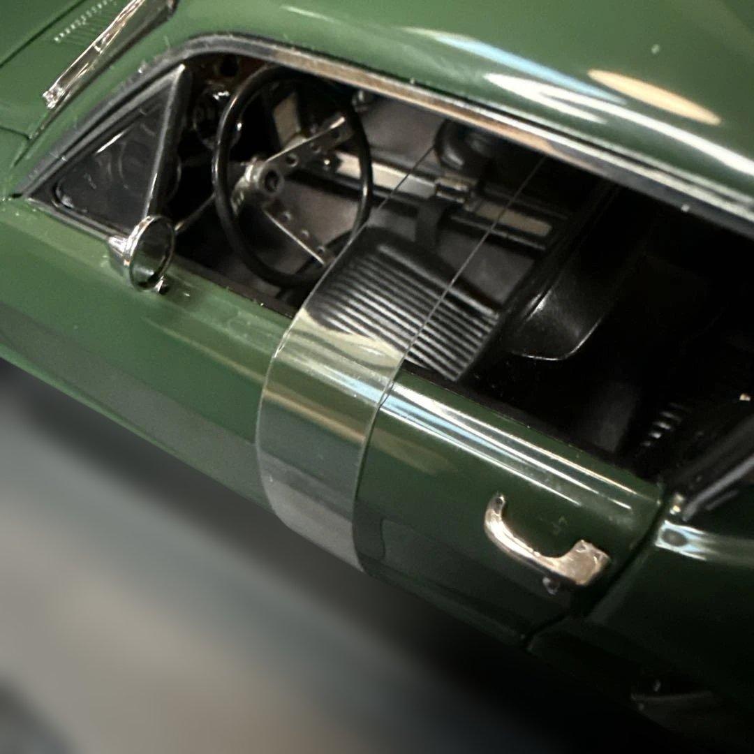 オートアート 1/18 ブリット マスタング オリジナル ダイキャストモデル