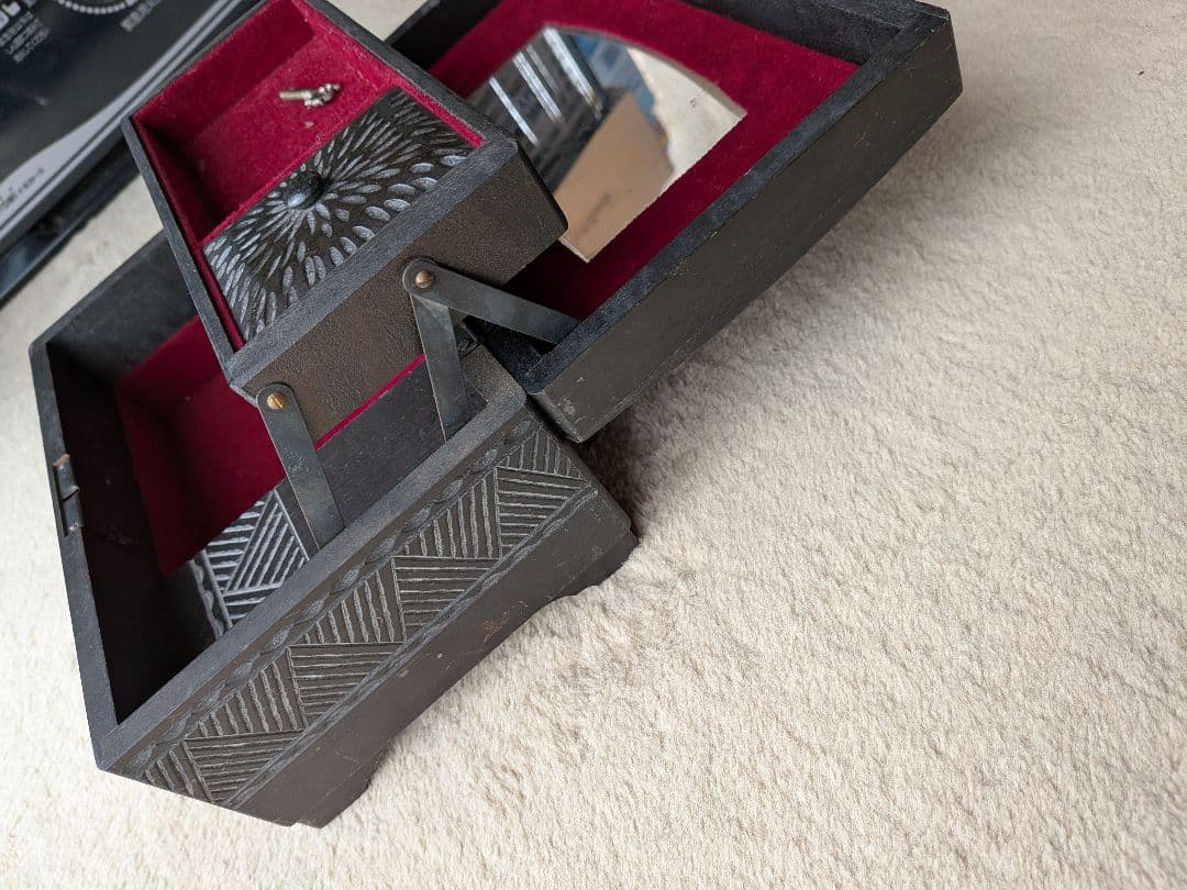 木製オルゴール 彫刻彫り　Vintage　(⁠✿⁠^⁠‿⁠^⁠)