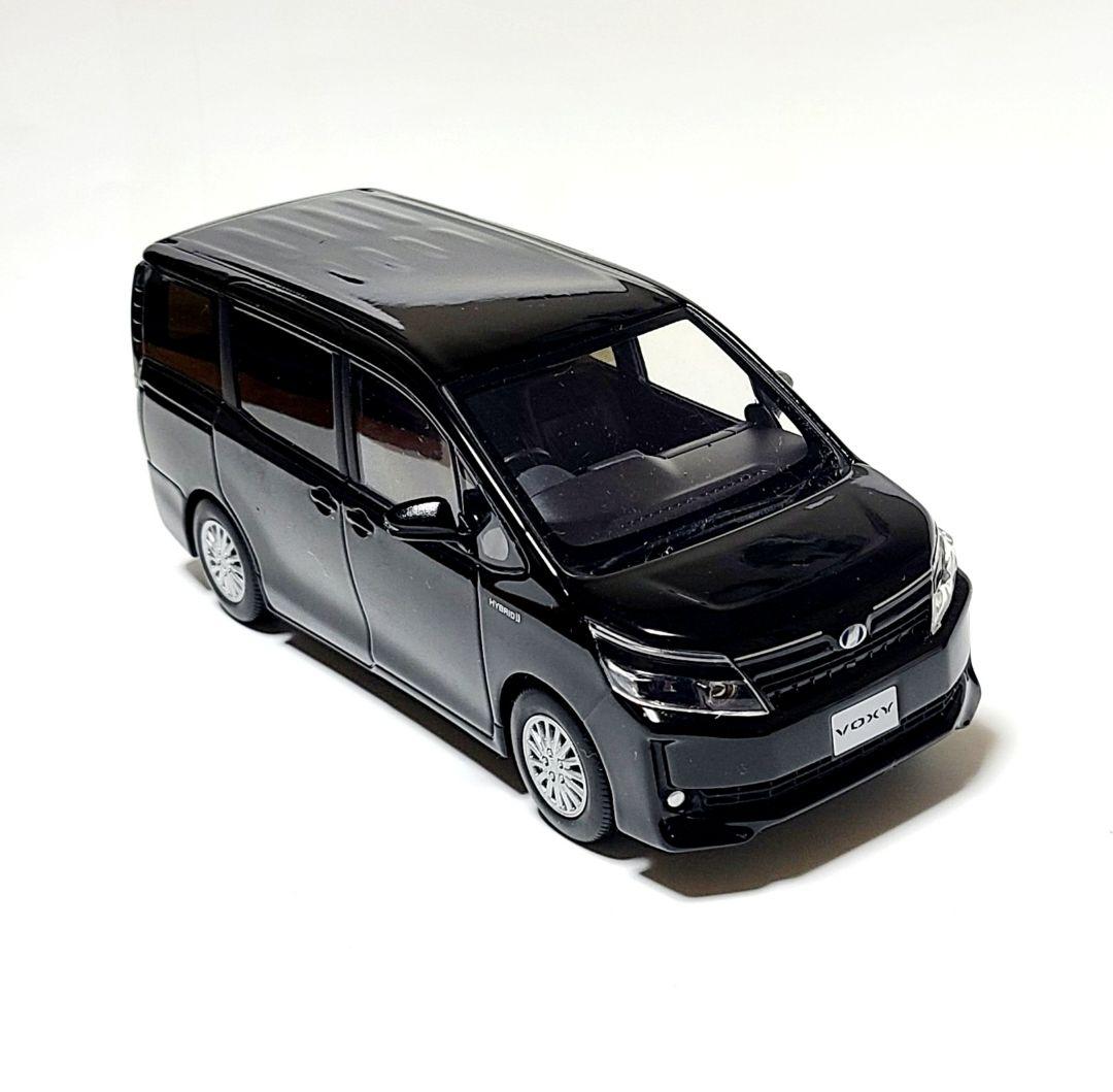 トヨタ 80系 ヴォクシー カラーサンプル