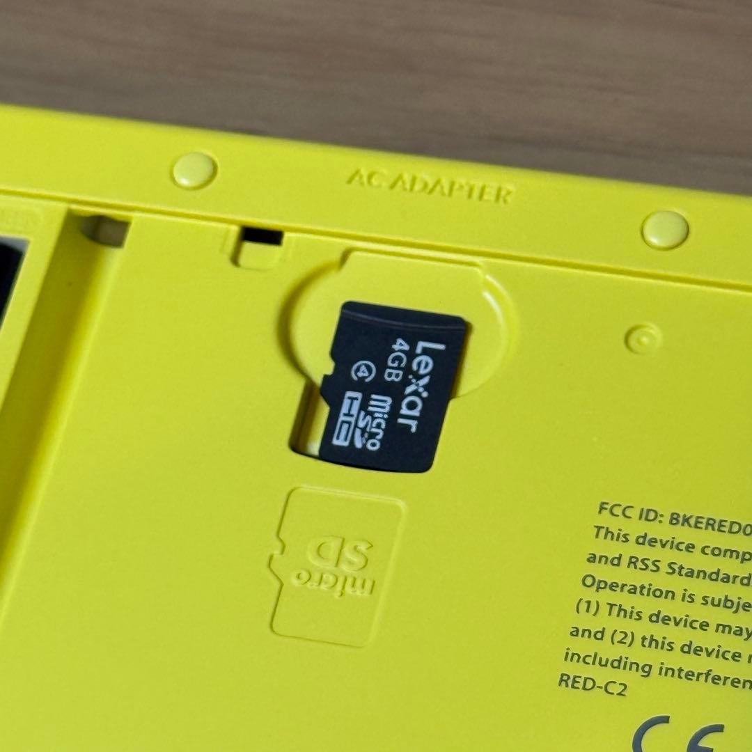 6-203 Newニンテンドー3DS LL ピカチュウ【イエロー】箱付き 美品