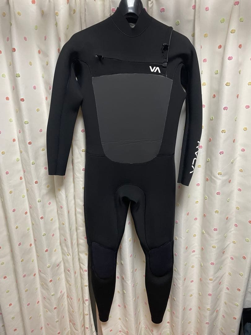 【最終価格】RVCA 4/3mm チェストジップ フルスーツ