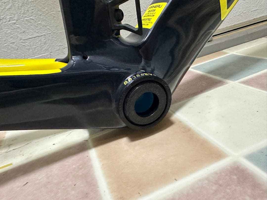 【マル 】GARNEAU GENNIX A1 ロードバイクフレーム 黒/黄