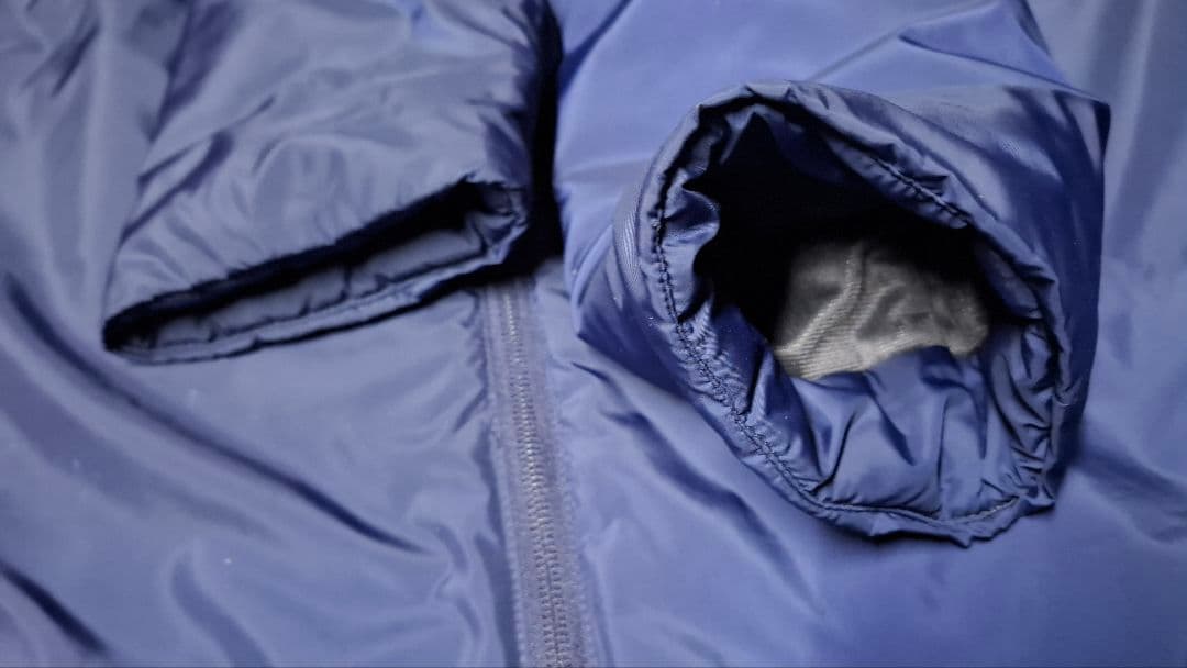 adidas　ベンチコート　Sサイズ　背中にライン入り