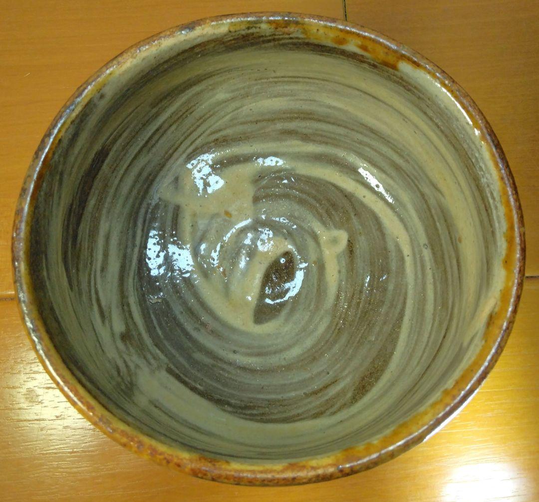 人間国宝 金城次郎 魚茶碗(刷毛目魚紋茶碗）栞 共箱 美品 壺屋焼 壷屋焼 上作