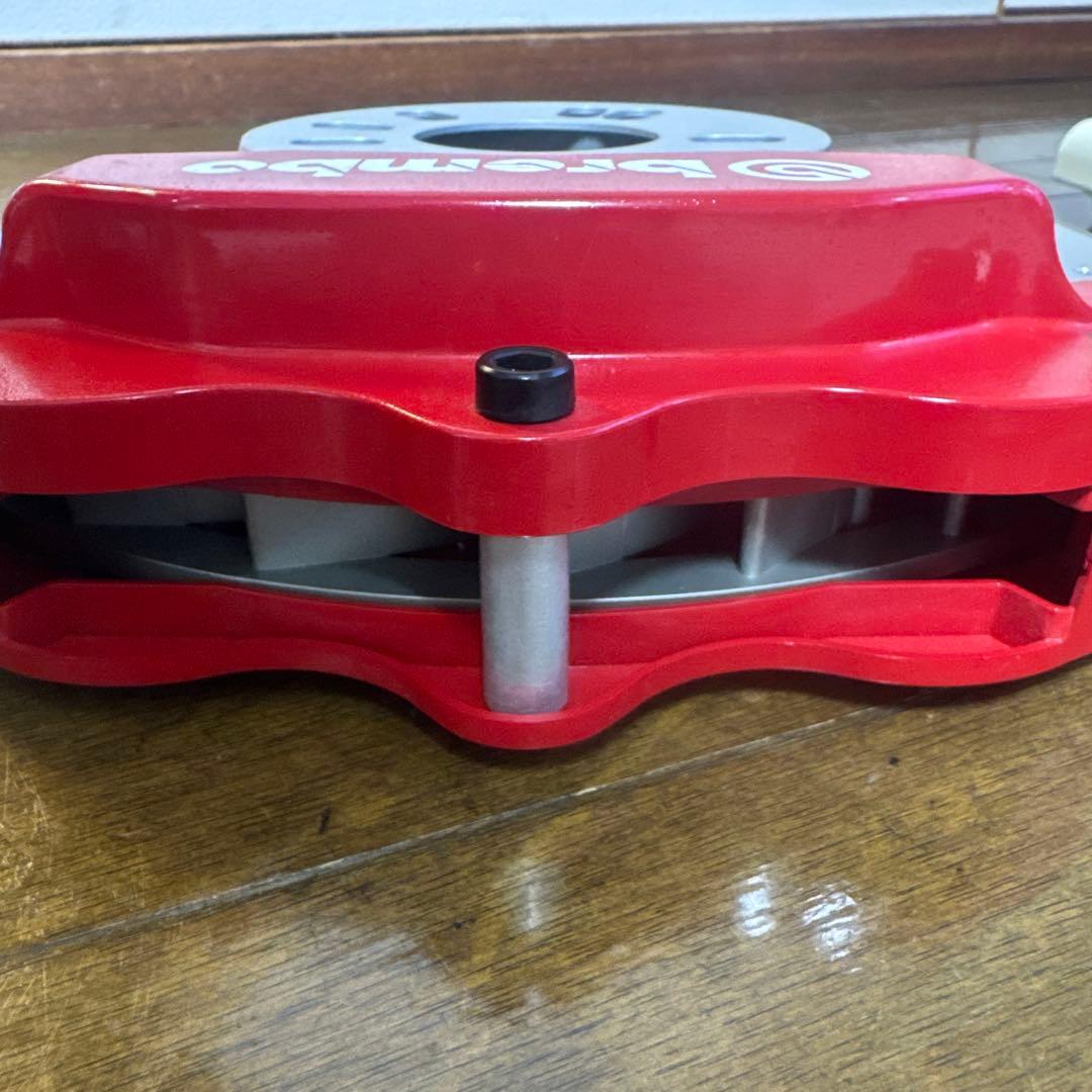 【非売品】brembo（ブレンボ）ディスクローター風インテリア飾り　送料込み