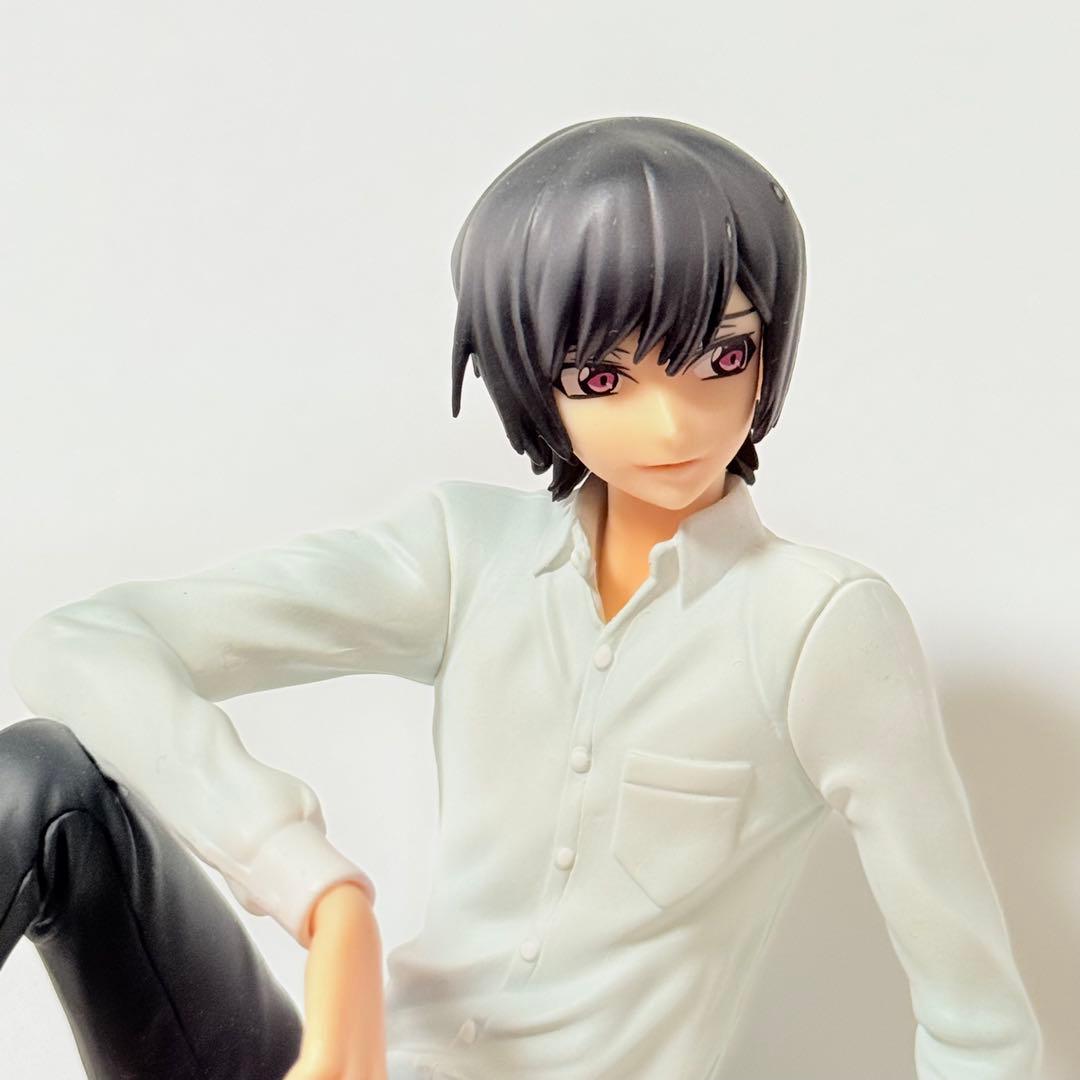 ルルーシュ・ランペルージ コードギアス 反逆のルルーシュ　フィギュア　制服　座り