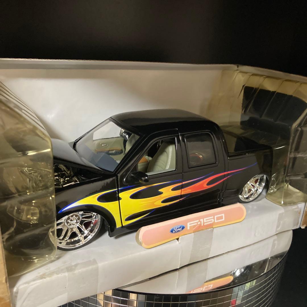 jada toys DUB Ford F-150 1/24 ホーミーズ付き