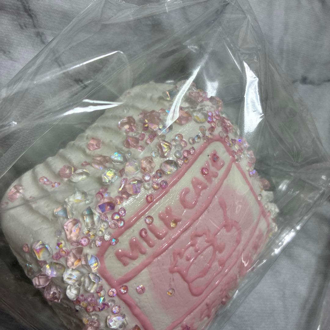 牛ケーキ　水牛ケーキ　ミルクケーキ　水感　キラキラ先生 スクイーズ　豆腐