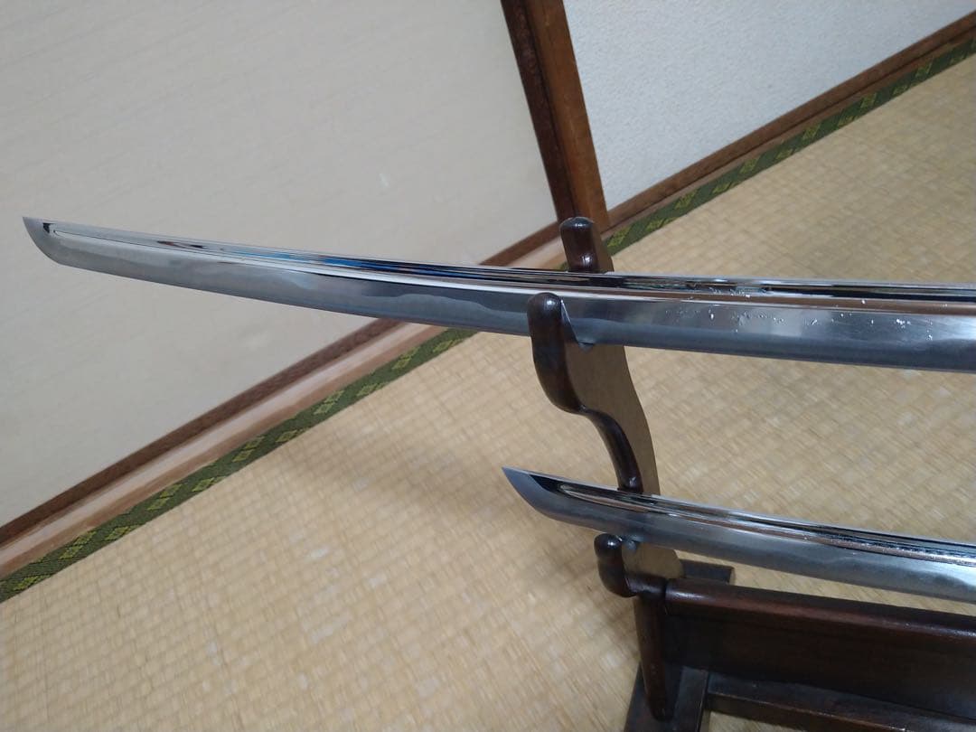 居合刀　大刀　小刀　2本セット　刀掛け付き　漆塗り鞘　鉄製鍔