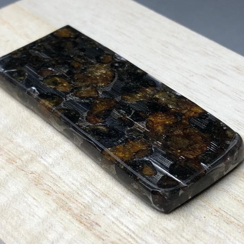 岡*郎様 パラサイト隕石 隕石　石鉄隕石　セリコ隕石 重さ約25ｇ　共箱