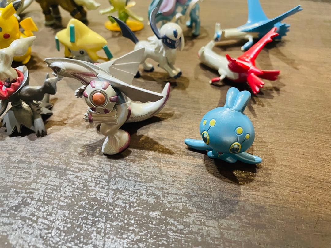 ポケモン映画10周年記念 モンスターコレクションセットBOX 全キャラ18点