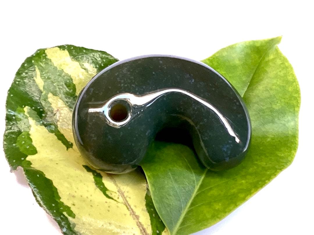 とびっきりの出雲石‼️ 超レア物‼️出雲碧玉勾玉　2度と入手は困難な別格品　本物保証