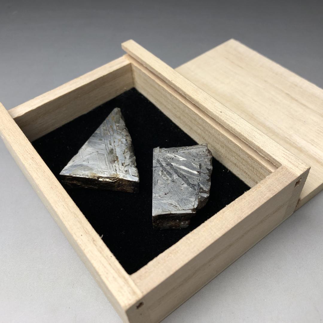 N*I様 アルタイ隕石 鉄隕石　外皮付き隕石　原石　2点纏め　重さ約87ｇ