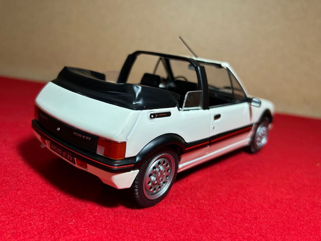 【超レア】　1/18 プジョー 205CTI