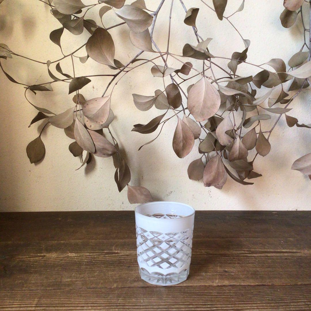 No4083 白被切子グラス　高さ9cm ガラス工芸　江戸切子　酒器　送料無料