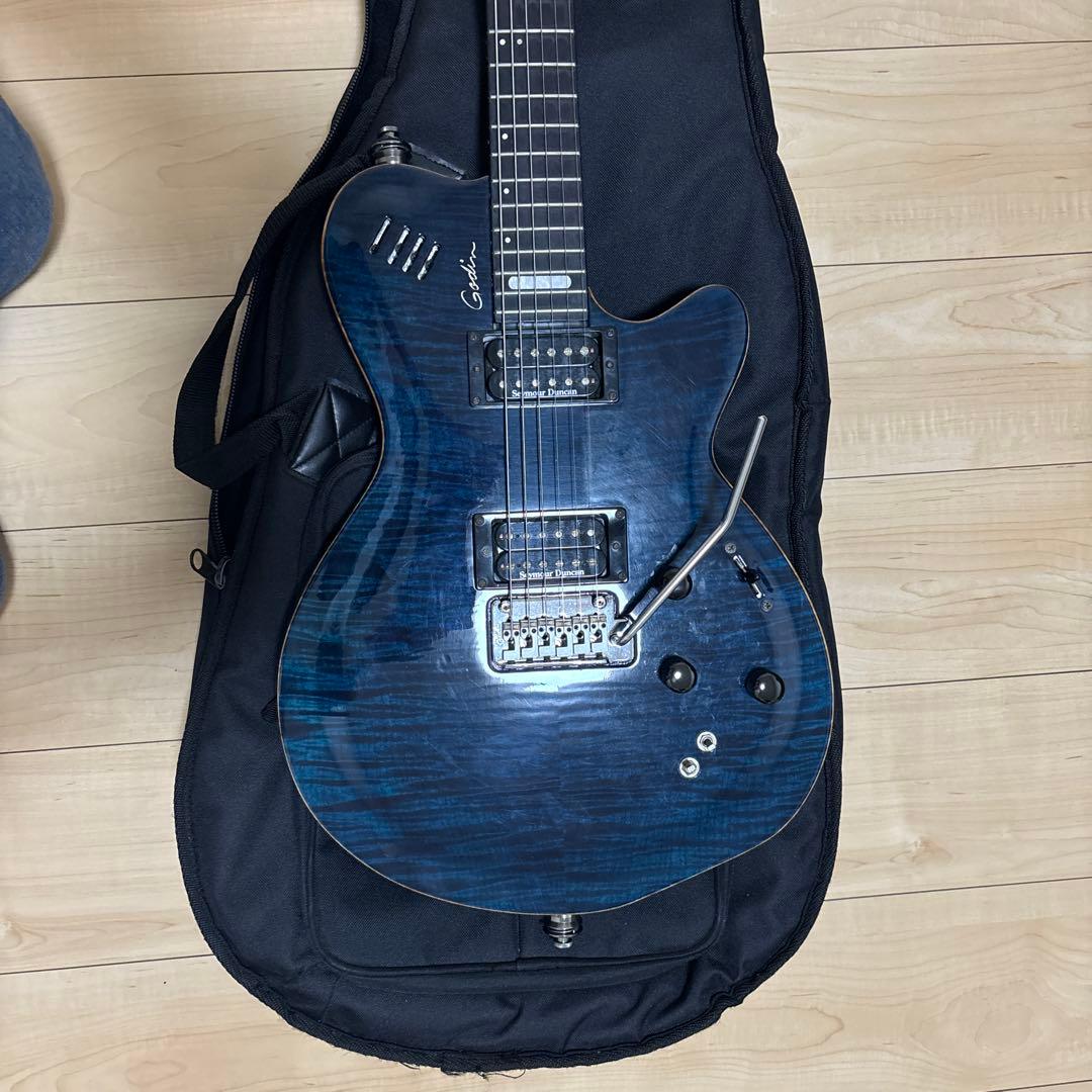Godin LGXT エレキギター ブルー ギグバッグ付き ピエゾ出音不良あり。
