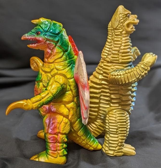 レッドキング＆ドラコ羽付（ブルマァク復刻）ソフビフィギュア２体セット