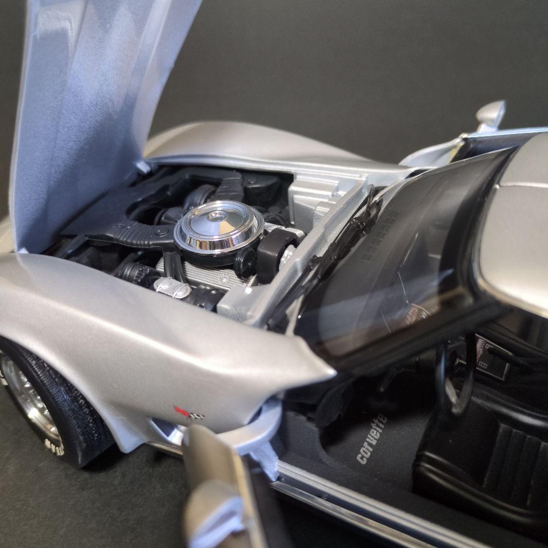 1/18ミニカー　UTモデル　シボレー コルベット スティングレイ C3