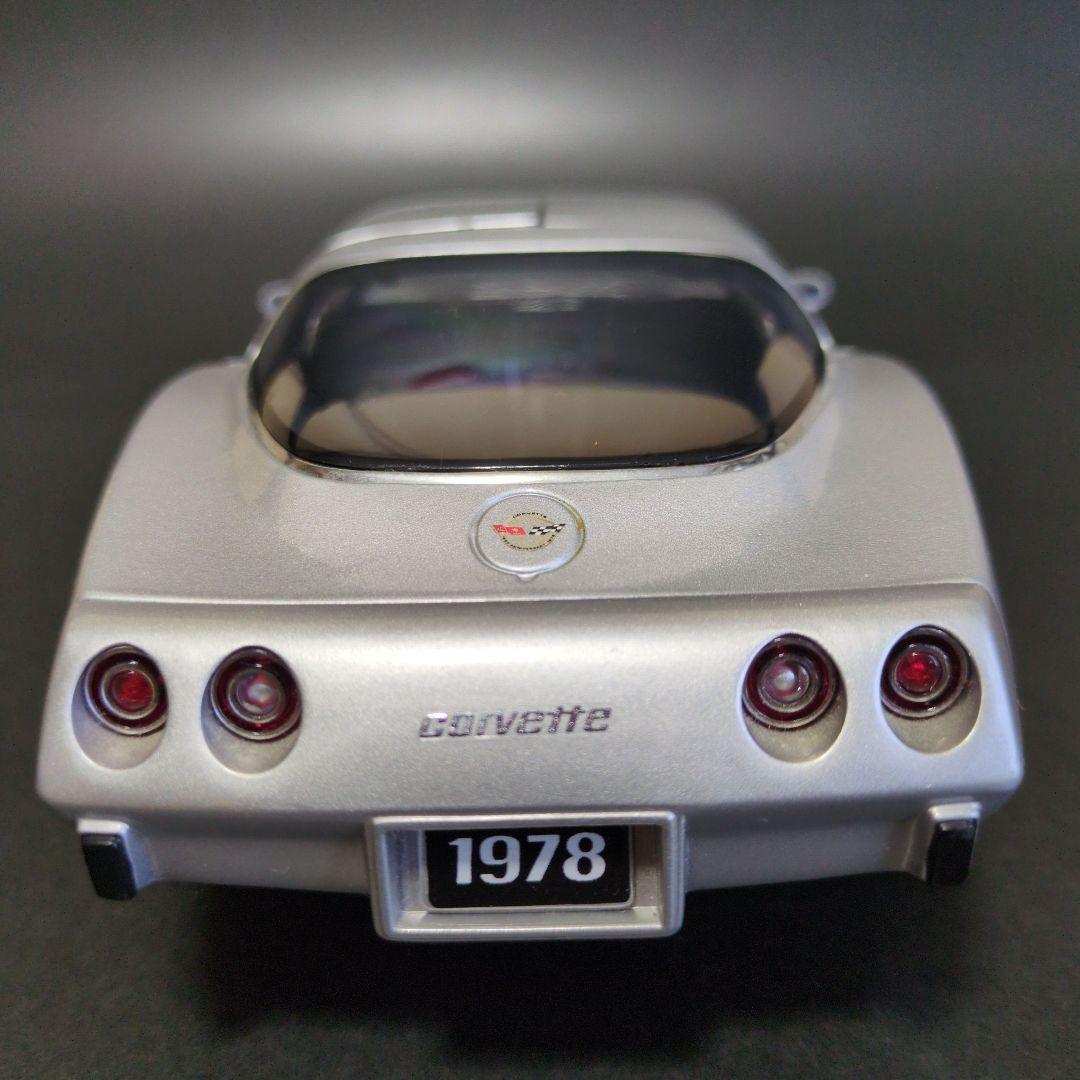 1/18ミニカー　UTモデル　シボレー コルベット スティングレイ C3