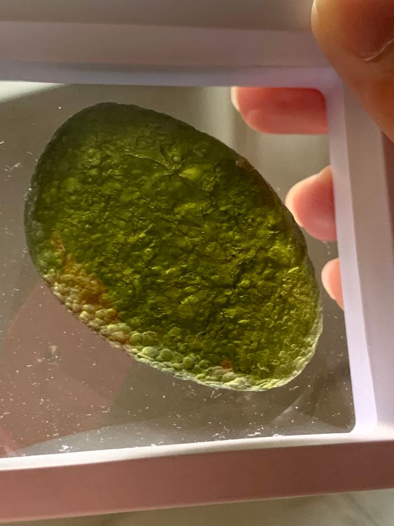 最強パワーストーンモルダバイト　テクタイト　隕石　ヒーリング鉱物標本　リビアン