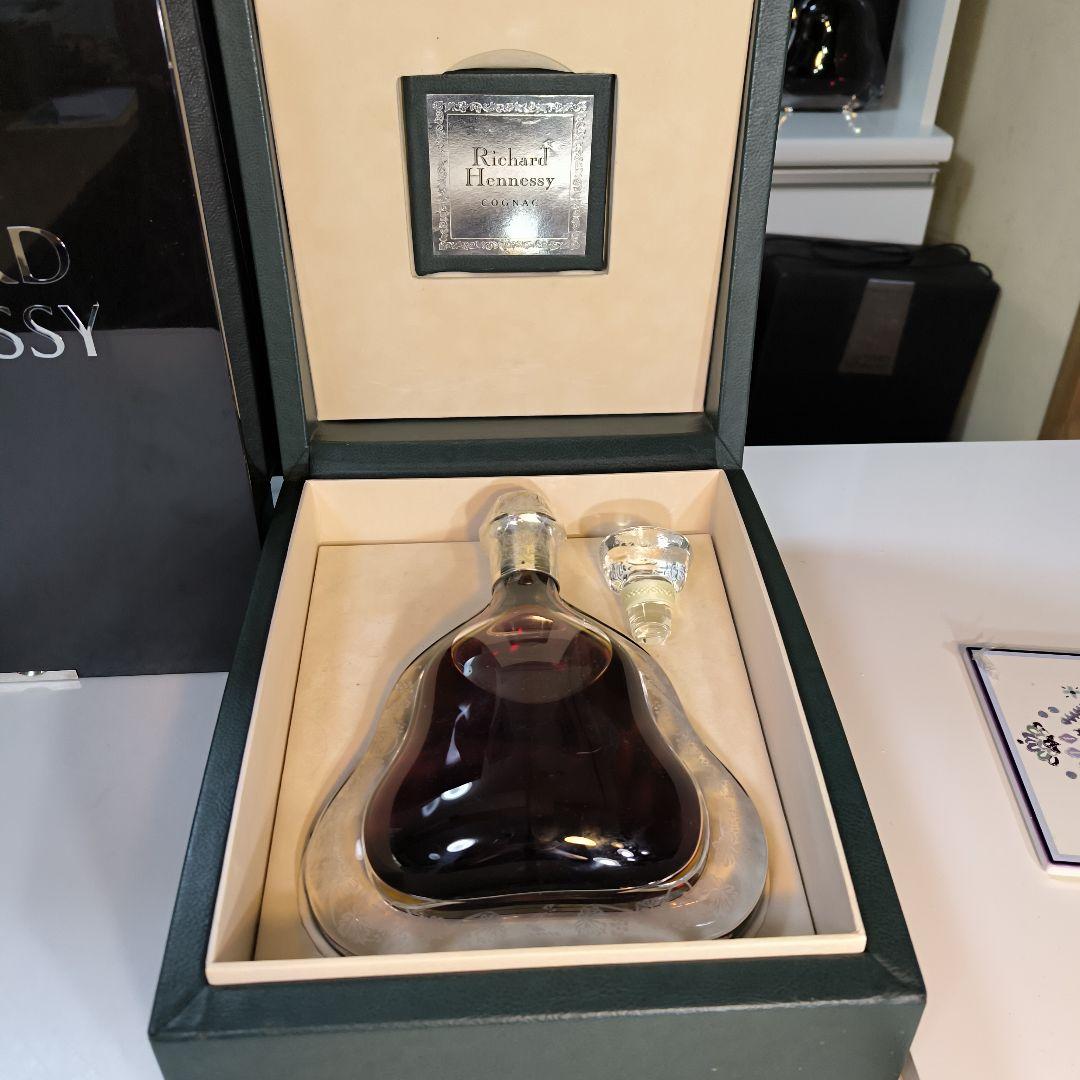 豪華ヘネシーリシャール旧型、新型２本セット(訳あり)