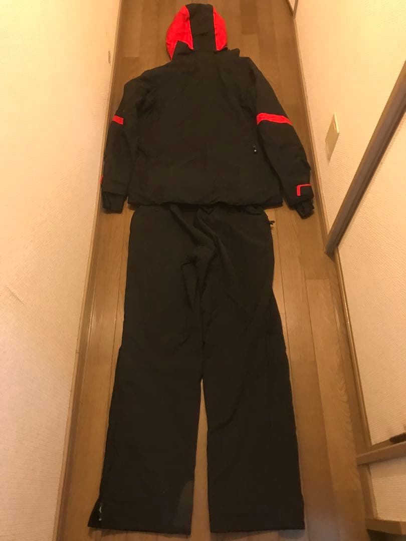ONYONEスキーウェア上下 メンズ 黒赤 フード付き