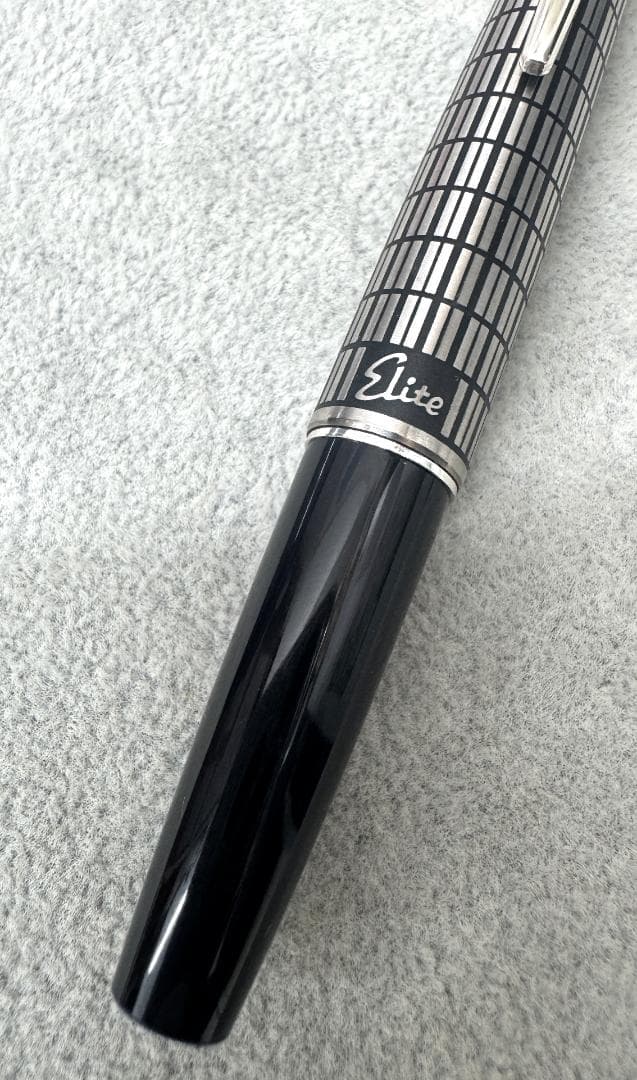 ★未使用品★ PILOT　万年筆　エリート 18K/750　H1175　<F>