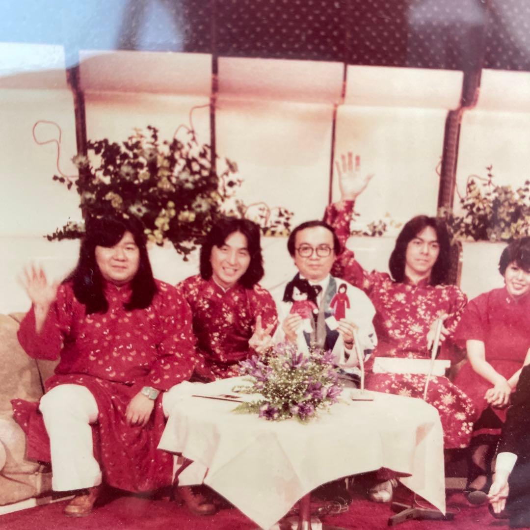 テレビ番組の集合写真 レトロ品で ザ．べストテンの写真です。 激レア品です。