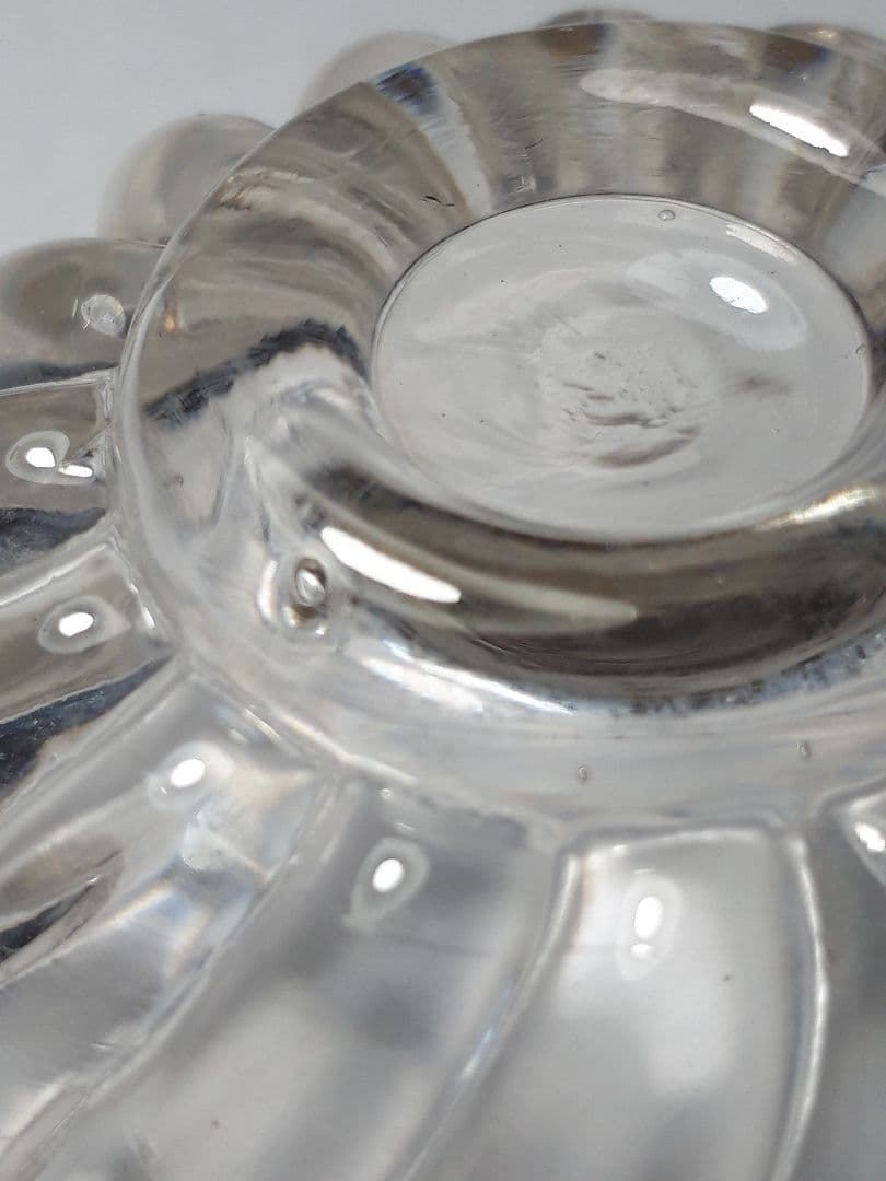 透明型吹き菊形盃(江戸時代)