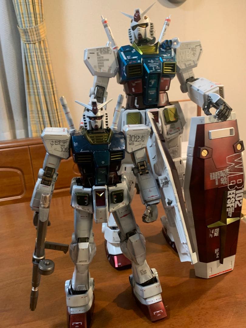 メガサイズ、1/35 ガンダム RX-78-2 海外製（方大競）全塗装。出品。