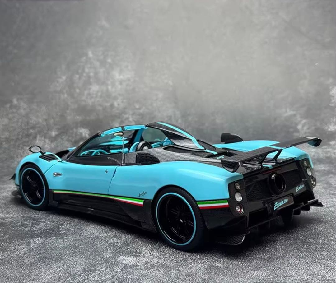 Pagani Zonda Uno 1/18 スケールモデルミニカー