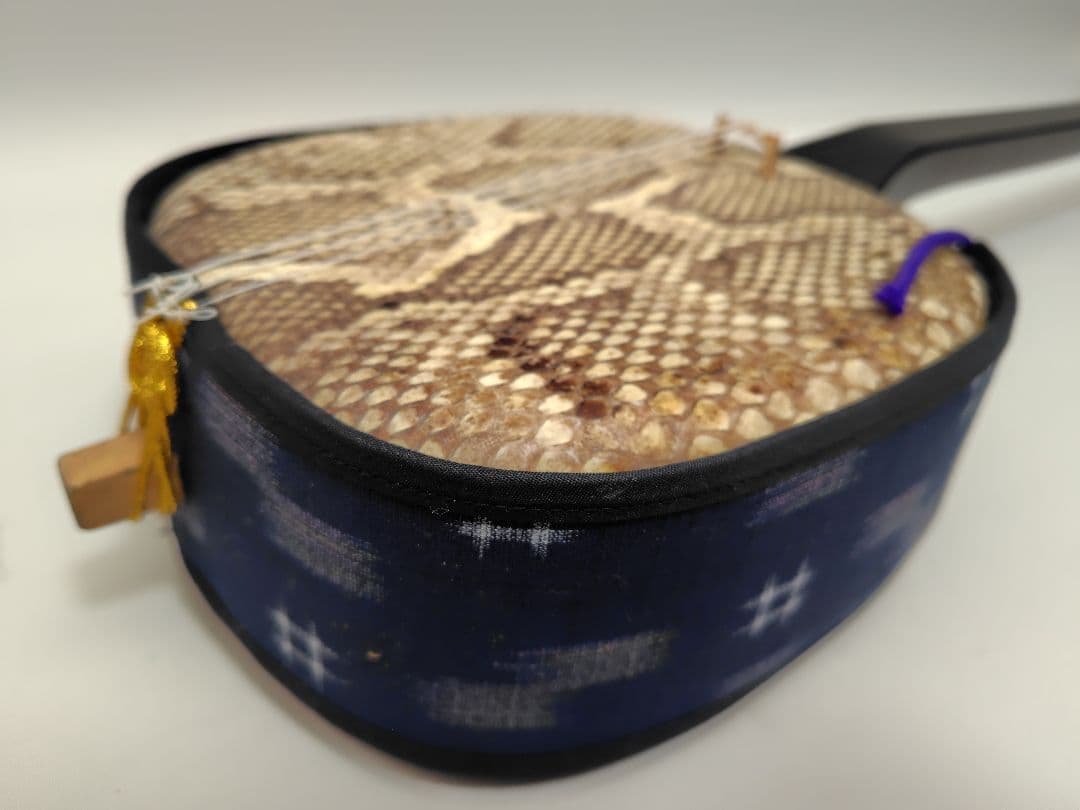 C062 沖縄三線 本蛇皮張り 付属品セット