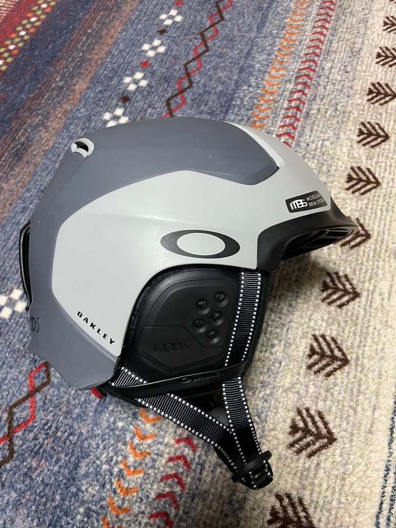 OAKLEY MOD5 ヘルメット グレー　LGサイズ