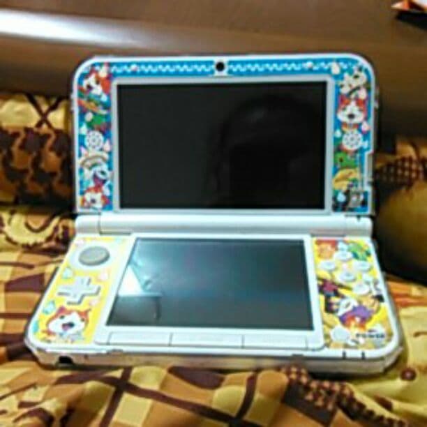 任天堂3DSLL 本体です。