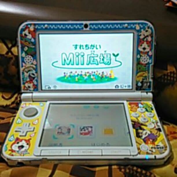 任天堂3DSLL 本体です。