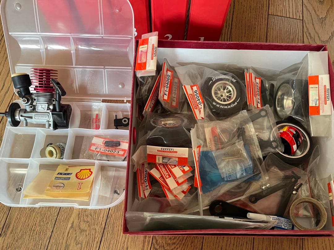 【廃盤品】週刊フェラーリ　ラジコンカー プラモデル　1〜100巻セット