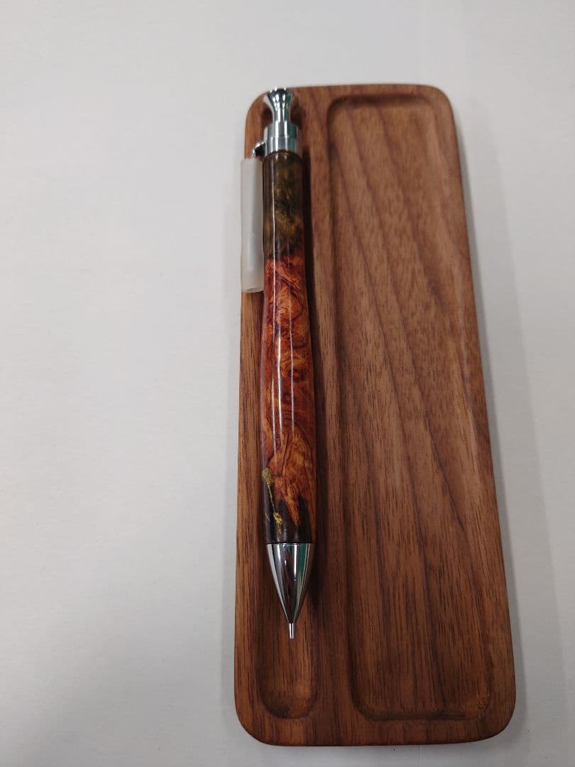木軸ペン　花梨瘤紅白　うるし仕上げ　シャープ0.5 金継ぎ　某工房