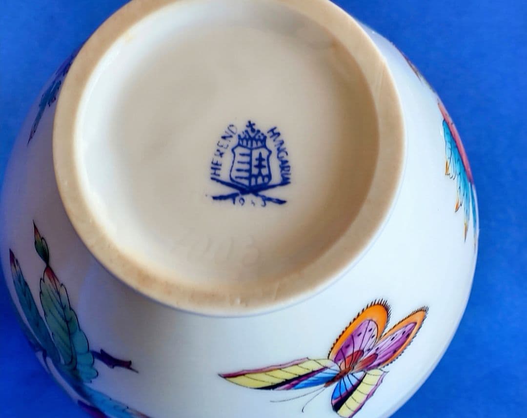 HEREND ヘレンド 【美品】白磁花瓶 花と蝶の装飾