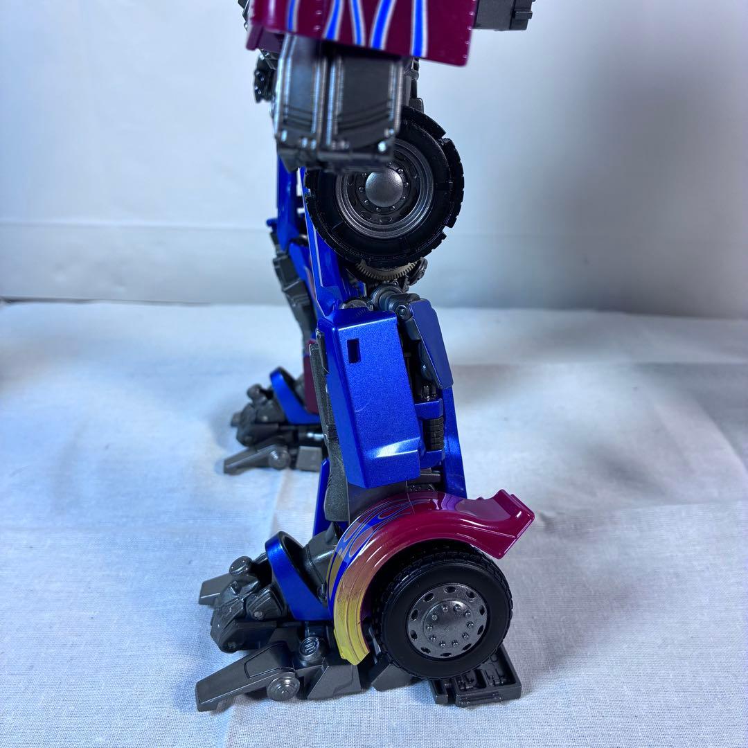 オプティマスプライム似、ネメシスプライム似の大型フィギュア