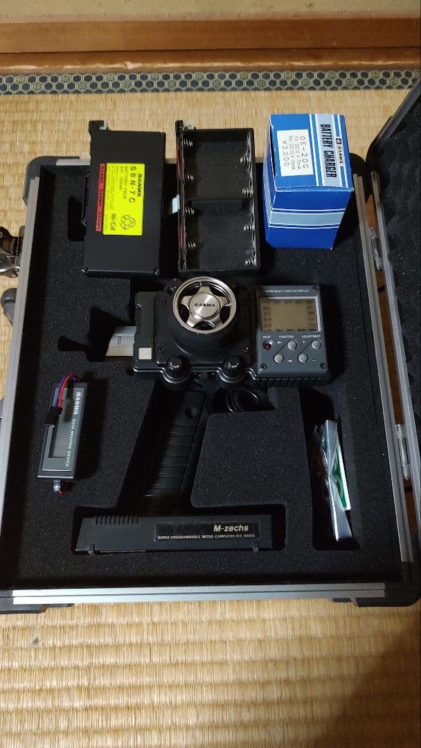 HPI RS4 と サンワ m-zechs 当時物 カタログ等　セットで