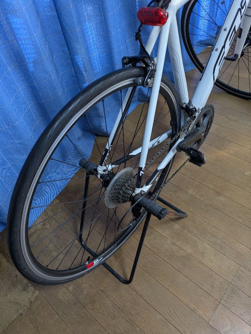 FELT F75ロードバイク 2016年式　スタンド付き