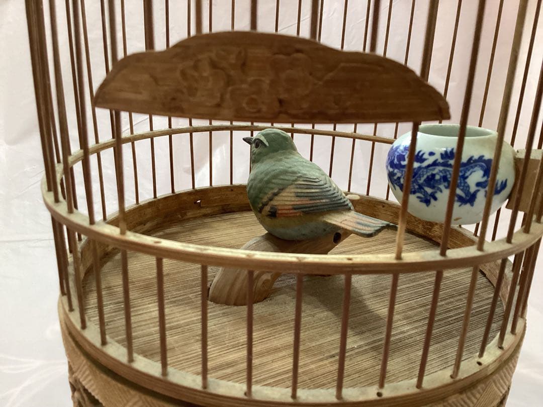 高級英国アンティーク香木鳥かごと彫刻台座　シノワズリ　ウグイス鳴きます　景徳鎮