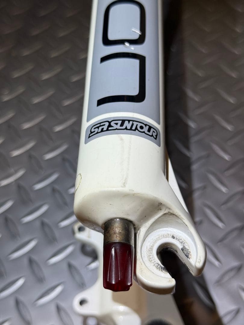 SR SUNTOUR EPCON サスペンション 26インチ クイックリリース式