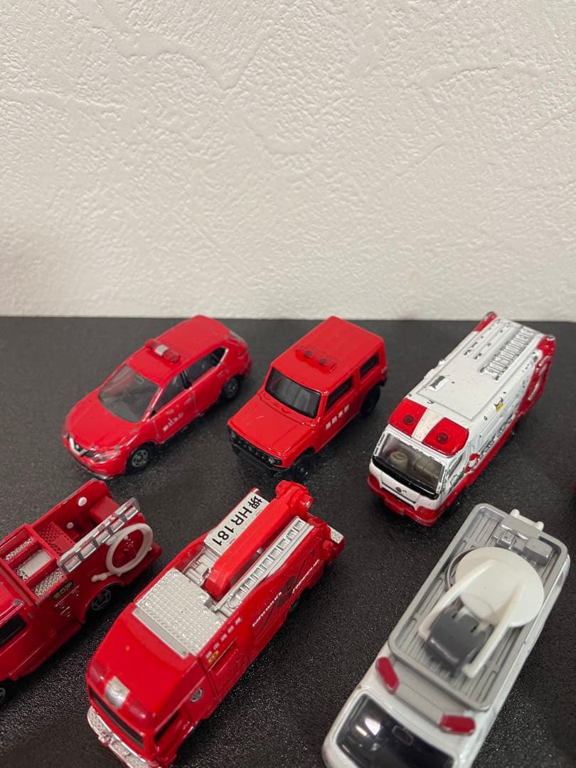 トミカ TOMICA 緊急車両 32台セット おもちゃ ミニカー