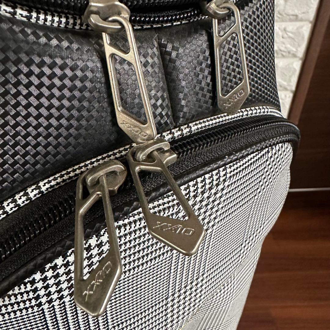 美品 XXIOゼクシオ キャディバッグ 千鳥格子柄 グレー系9.5型